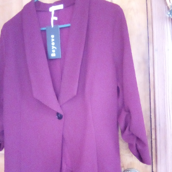 Women's Chic Plum Blazer - Picture 2 of 6